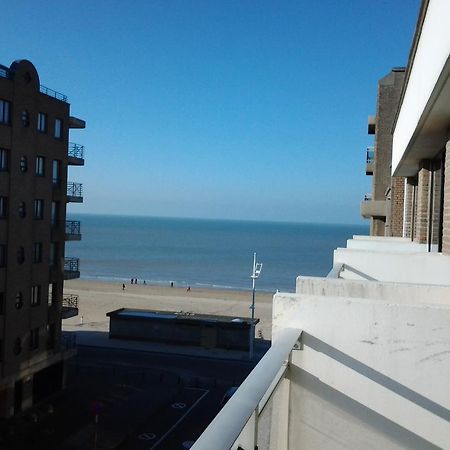 Zonnig Appartement Met Zeezicht Koksijde Exterior foto